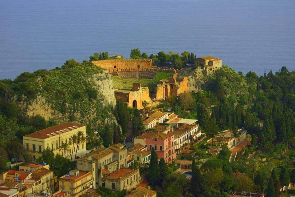 Al Teatro Antico Rooms & House Taormina Luaran gambar